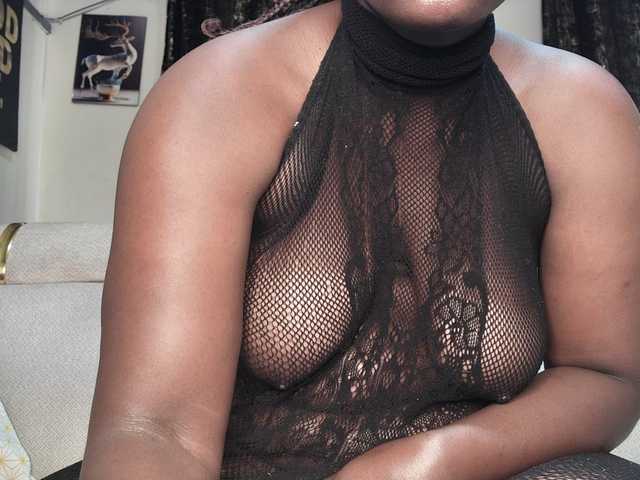 Sexyshanty live cam on BongaCams