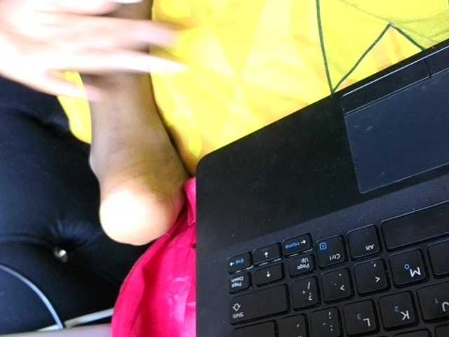 Sexyshanty live cam on BongaCams