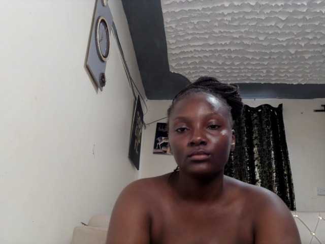 Sexyshanty live cam preview