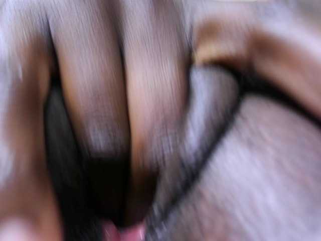 Sexyshanty live cam on BongaCams