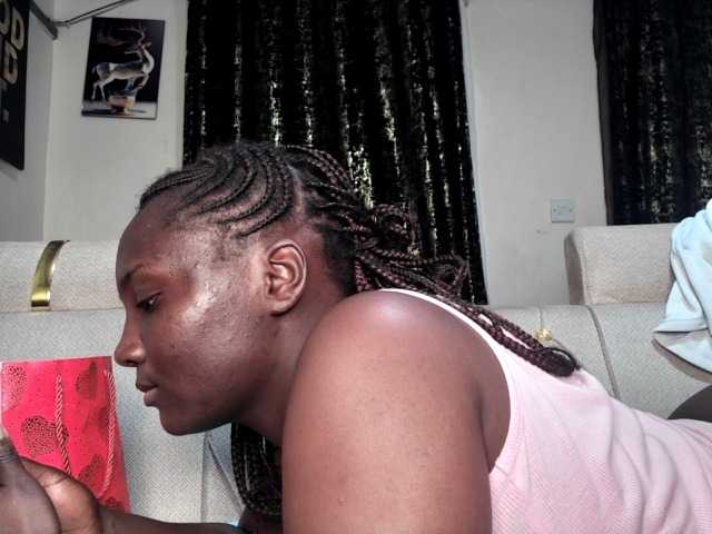 Sexyshanty live cam on BongaCams