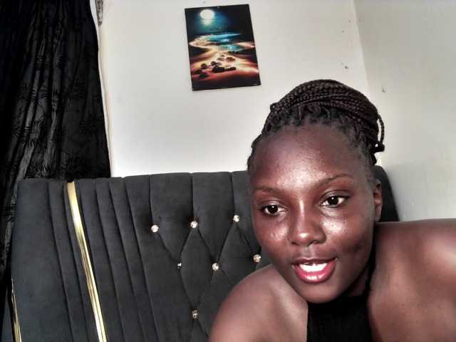 Sexyshanty live cam on BongaCams