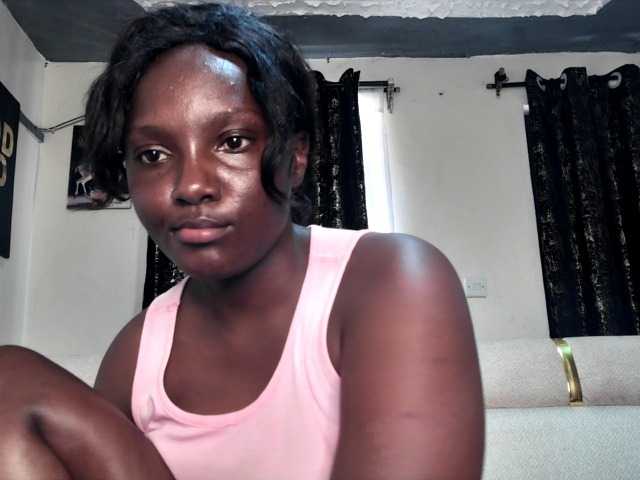 Sexyshanty live cam on BongaCams