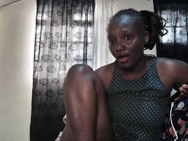 Sexyshanty live cam on BongaCams