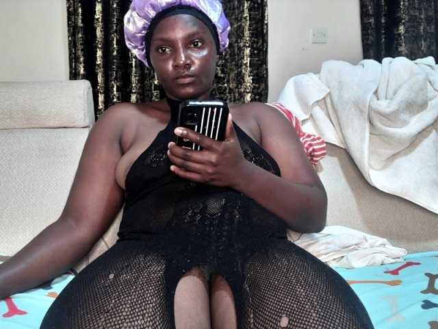Sexyshanty live cam on BongaCams