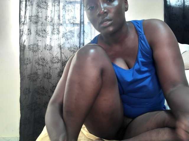 Sexyshanty live cam on BongaCams