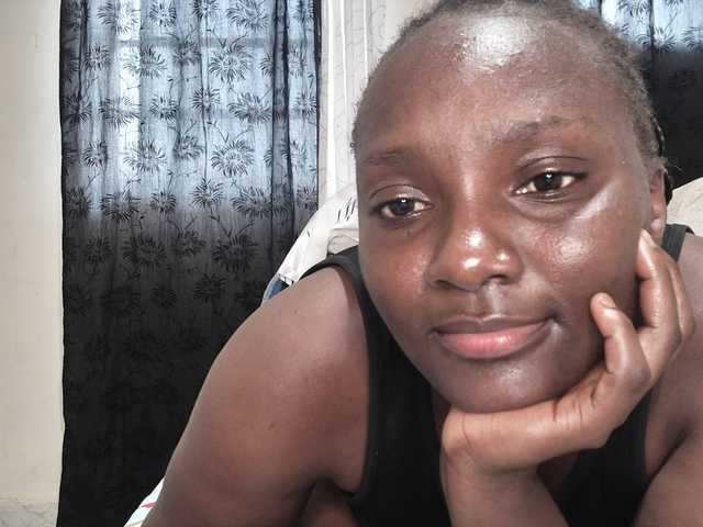 Sexyshanty live cam on BongaCams