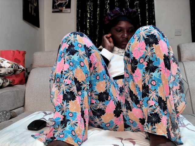 Sexyshanty live cam on BongaCams