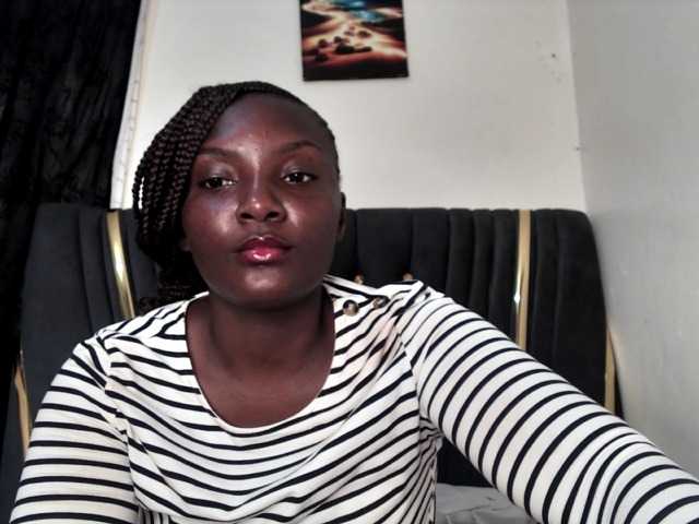 Sexyshanty live cam on BongaCams