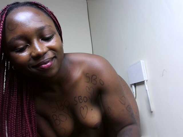 Sexyshanty live cam on BongaCams