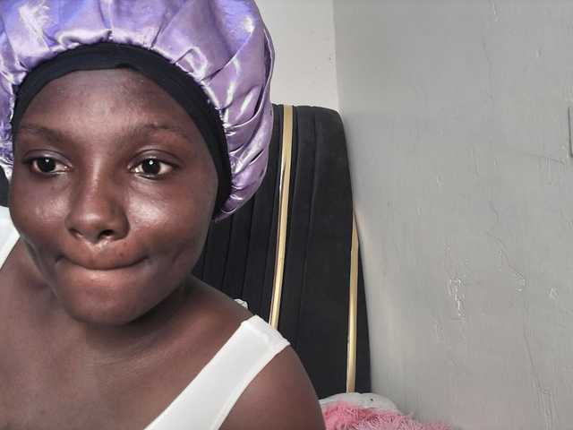 Sexyshanty live cam on BongaCams
