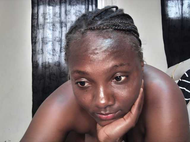 Sexyshanty live cam on BongaCams