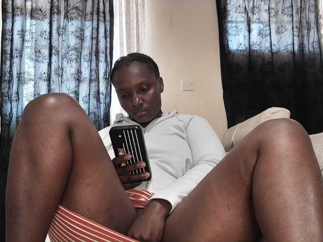 Sexyshanty live cam on BongaCams