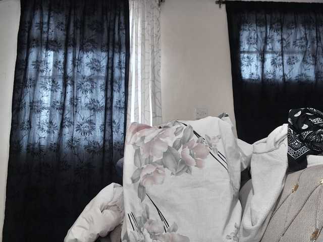 Sexyshanty live cam on BongaCams