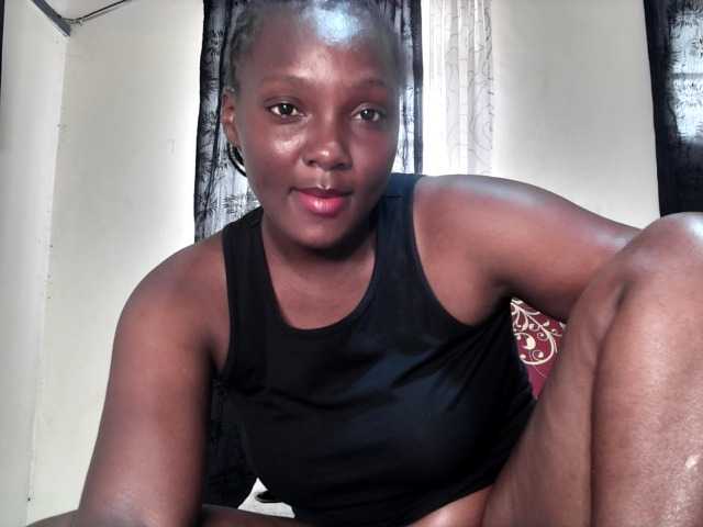 Sexyshanty live cam on BongaCams