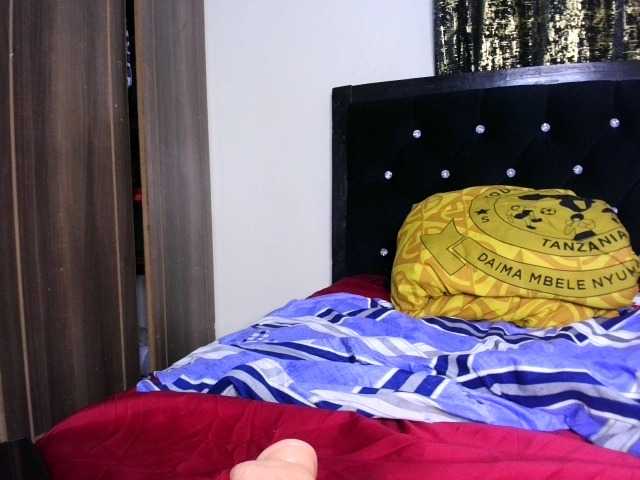 Sexyshanty live cam on BongaCams