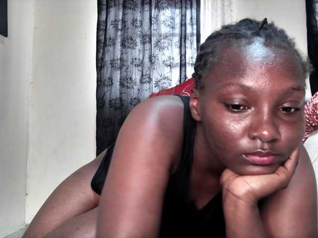 Sexyshanty live cam on BongaCams