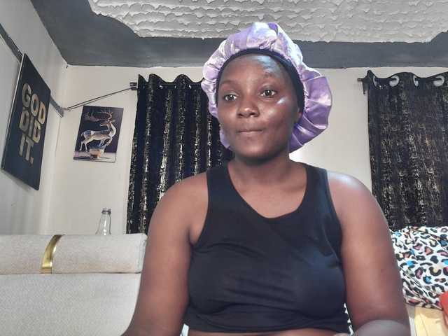 Sexyshanty live cam on BongaCams
