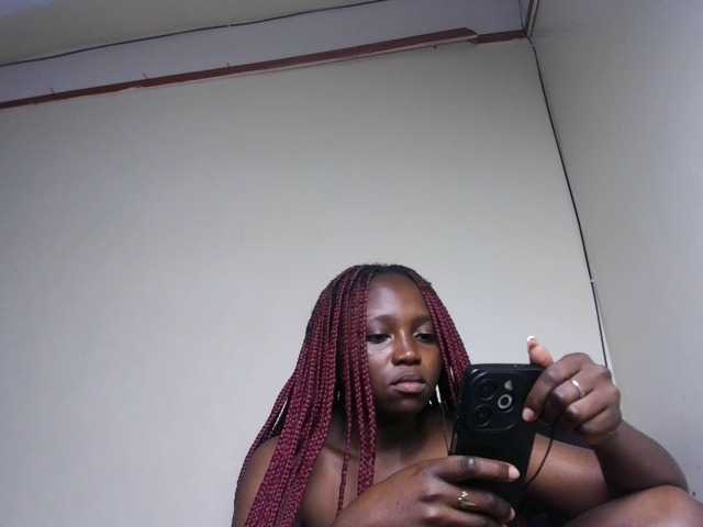 Sexyshanty live cam on BongaCams
