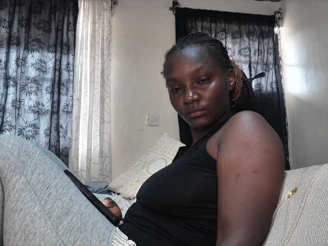 Sexyshanty live cam on BongaCams