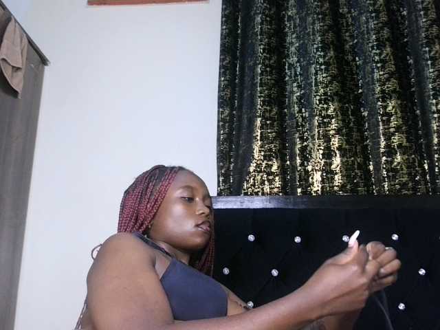 Sexyshanty live cam on BongaCams