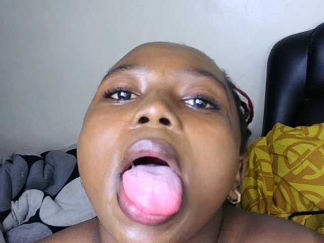Sexyshanty live cam on BongaCams