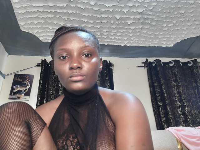 Sexyshanty live cam on BongaCams