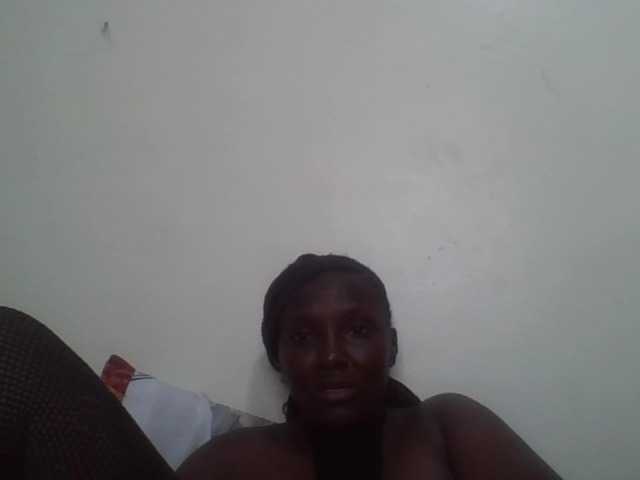 Sexyshanty live cam on BongaCams