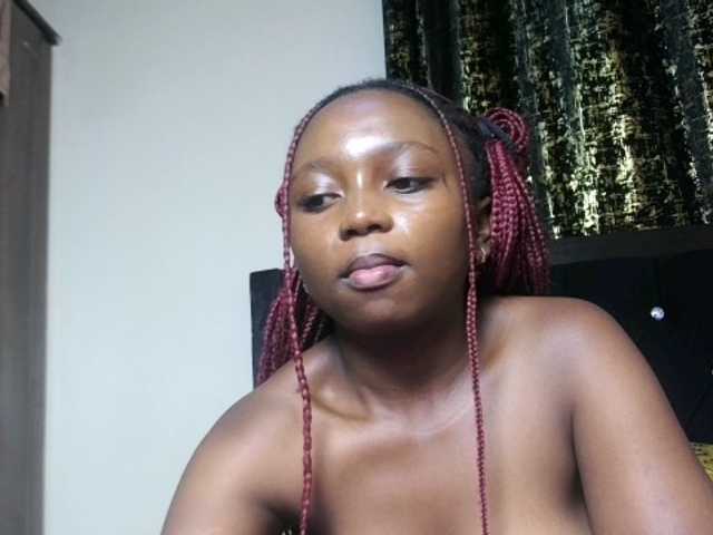 Sexyshanty live cam on BongaCams