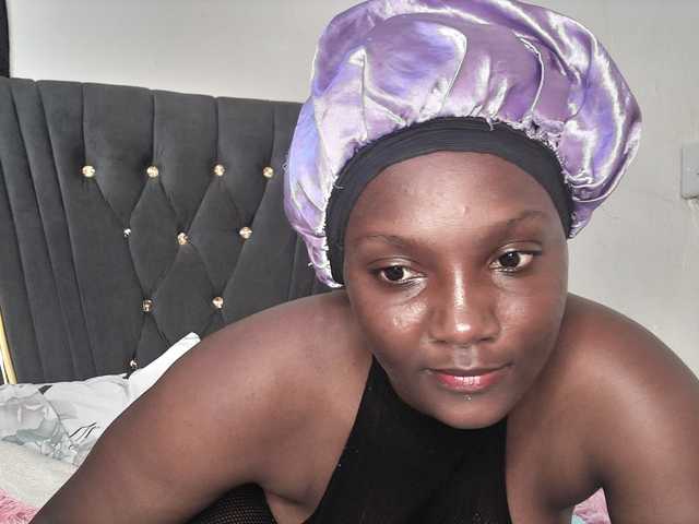 Sexyshanty live cam on BongaCams