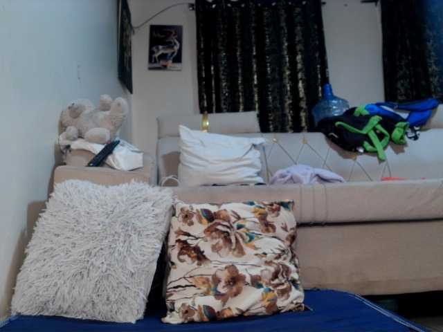 Sexyshanty live cam on BongaCams