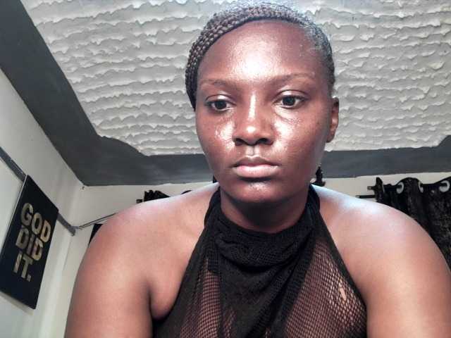 Sexyshanty live cam on BongaCams
