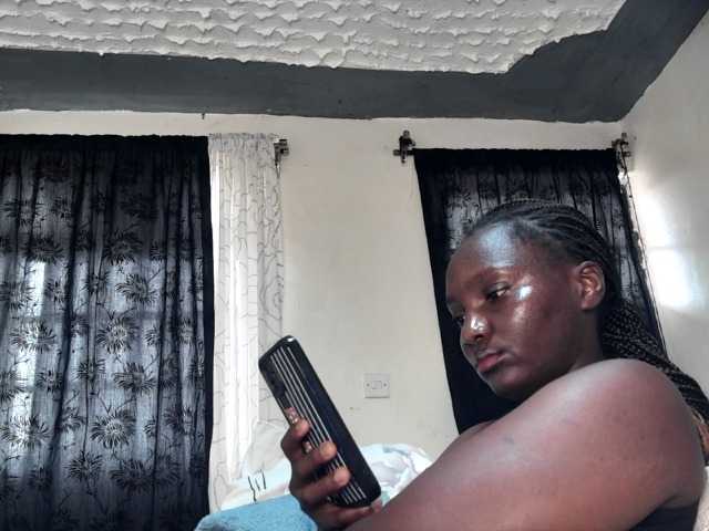 Sexyshanty live cam on BongaCams