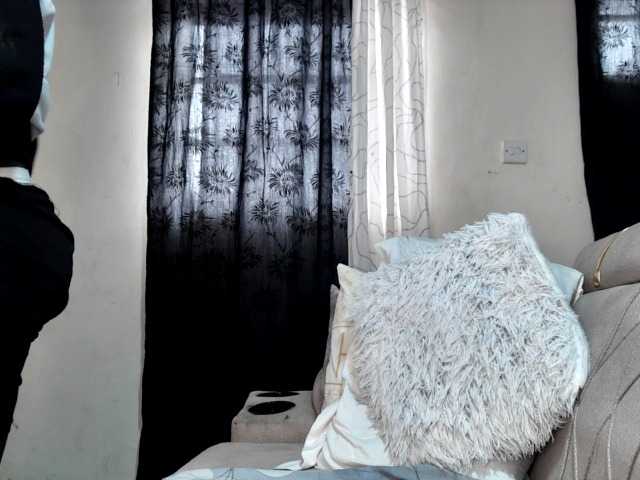 Sexyshanty live cam on BongaCams