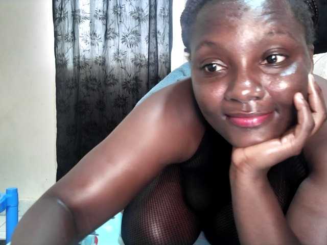 Sexyshanty live cam on BongaCams