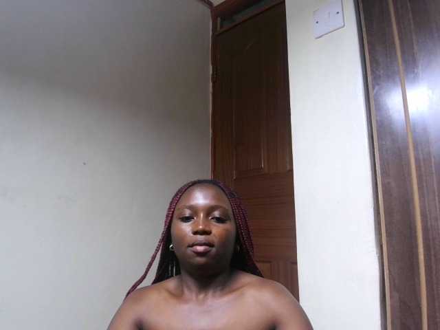 Sexyshanty live cam on BongaCams