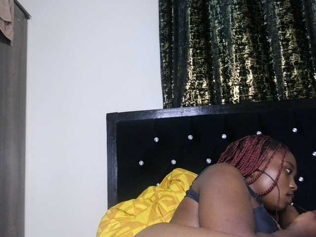 Sexyshanty live cam on BongaCams