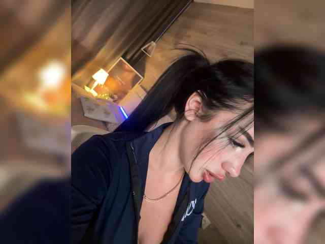 AminaVelvet webcam