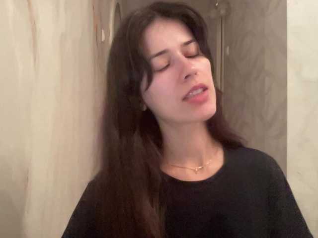 YourBella live cam on BongaCams