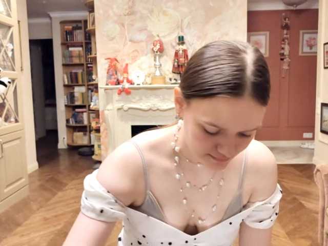 ElenaKeel live cam on BongaCams