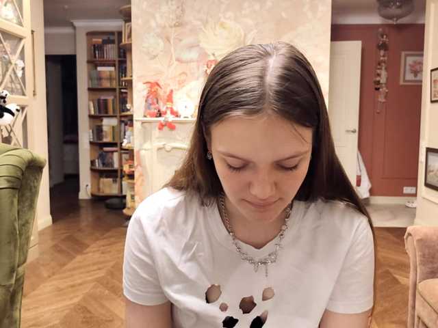 ElenaKeel live cam on BongaCams