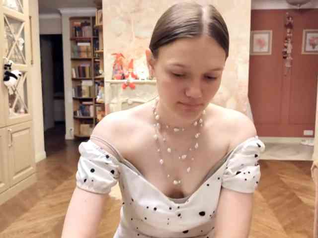 Modèle: ElenaKeel
