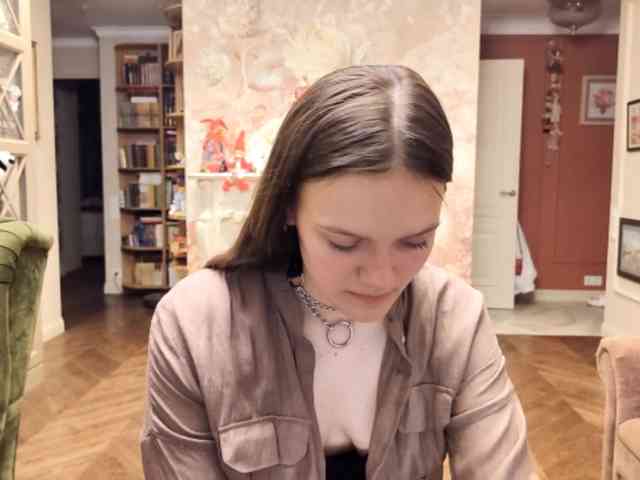 Modèle: ElenaKeel