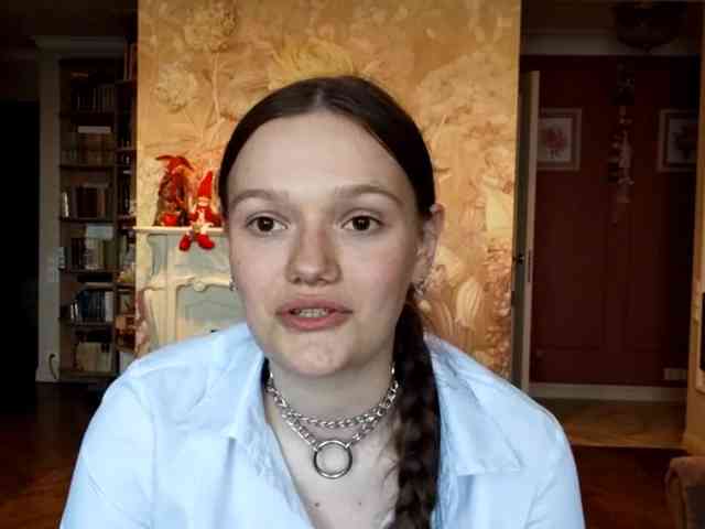 Modèle: ElenaKeel