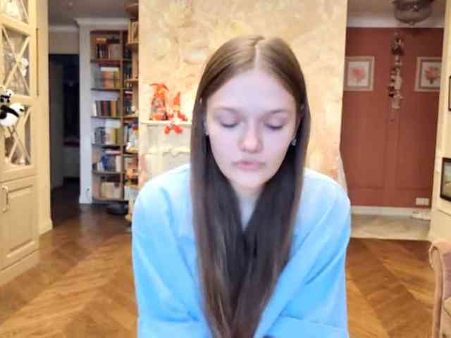 Modèle: ElenaKeel