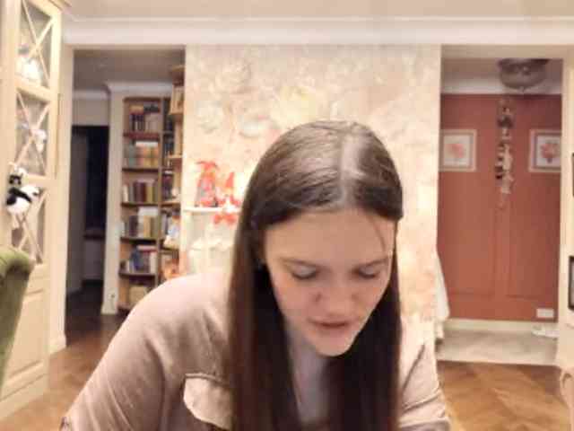 Modèle: ElenaKeel