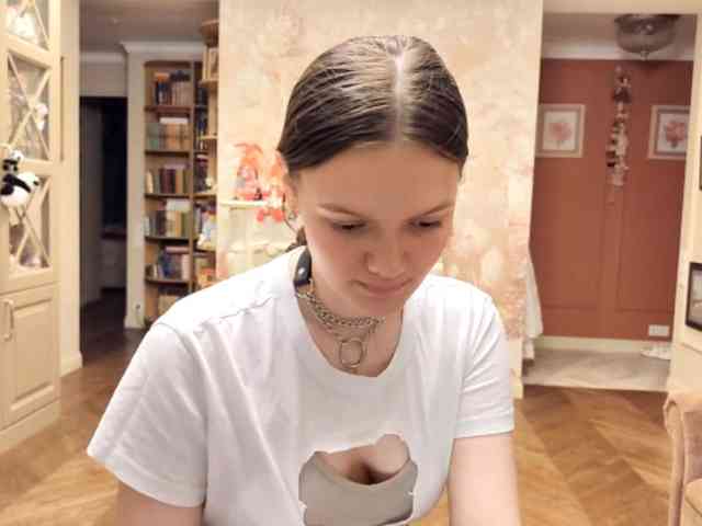 Modèle: ElenaKeel