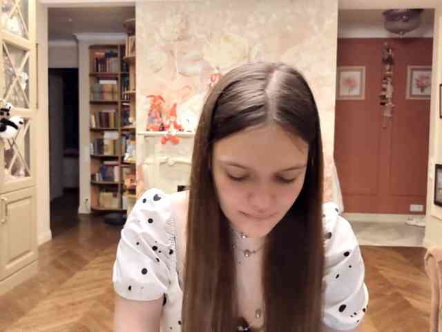 Modèle: ElenaKeel