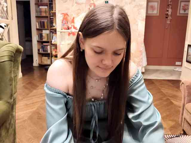 Modèle: ElenaKeel