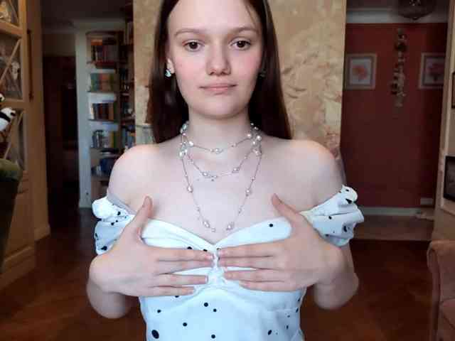 ElenaKeel webcam